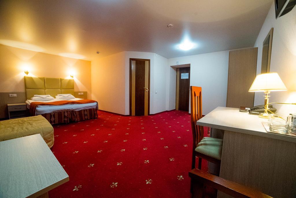 Amaks Vizit Hotel Gomel Dış mekan fotoğraf