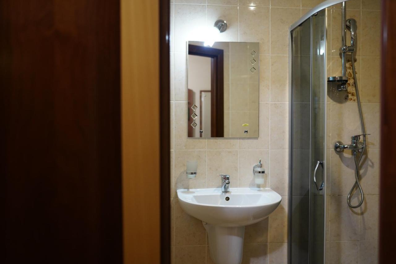 Amaks Vizit Hotel Gomel Dış mekan fotoğraf